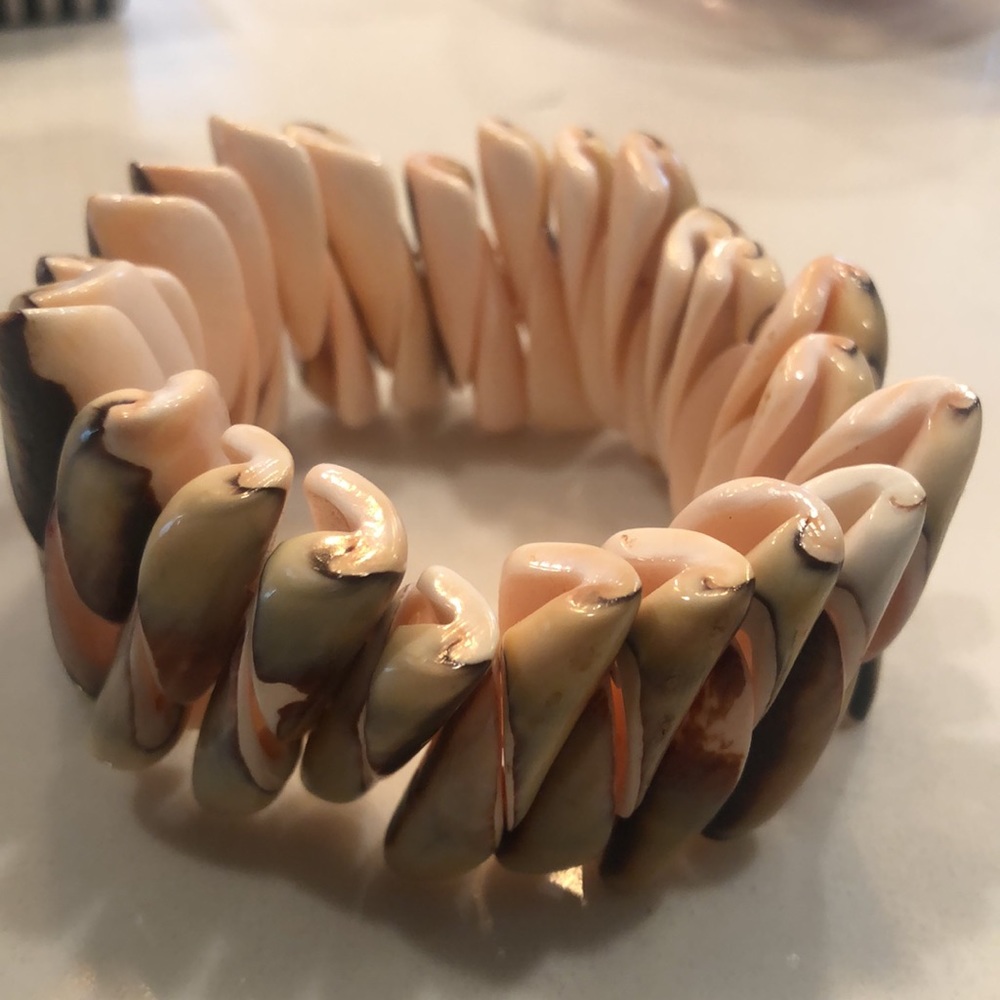 Shell bracelet - Picture 3 of 3